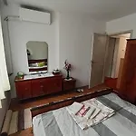 Appartement Retro Aparment In The Heart Of *