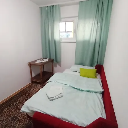 Retro Aparment In The Heart Of アパート *