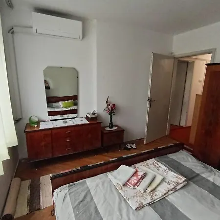 Apartman Retro Aparment In The Heart Of *